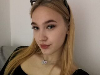 beautiful camgirl ElwineByfield