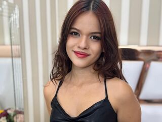 camgirl showing tits EmmaHerz
