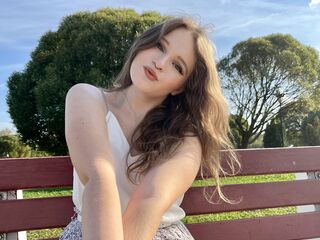 camgirl playing with sex toy EssyMilton