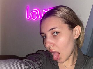 naked girl with webcam masturbating EvelInDreamer