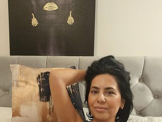 topless webcam girl EvelineAngeles