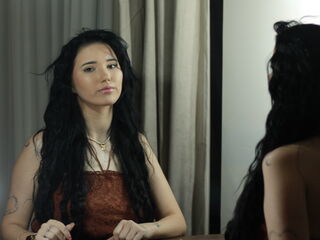 girl topless FleurDivine