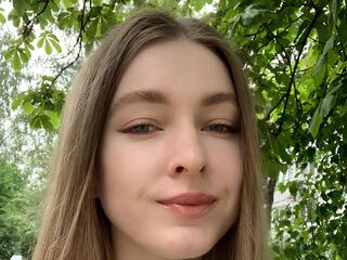 nude webcamgirl picture HalfUndon