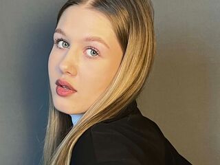 topless webcamgirl JoycelynDoctor