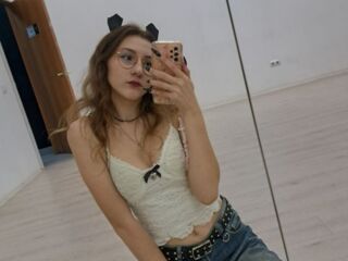 camgirl fingering shaved pussy KarryLagerstedt