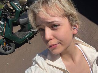 sexy webcamgirl pic KeilaTouchton