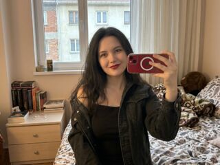 naughty chatroom KeliCollymore