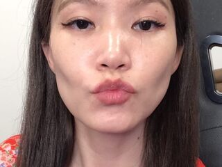 naughty camgirl KiraMinxy