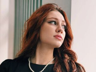 shaved pussy cam KristinaGuernsey