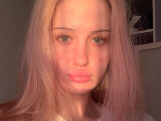 naughty cam girl fingering shaved pussy KyungMikes