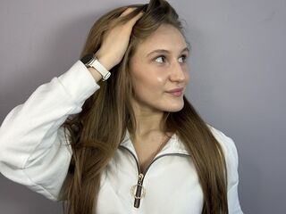 free nude webcam LatrinaBrounson