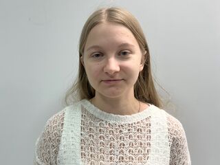 camslut naked LilliePelmer