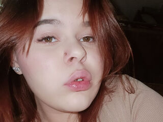 live webcam performer LissaTerry