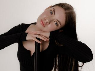 beautiful webcam girl LucienneTitlow