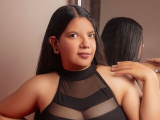 camslut spreading pussy MarianaDolcee