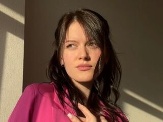 girl showing pussy MaudGuerrido