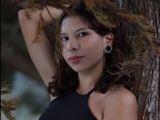 naked cam girl picture MelanyVelvet