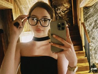 naughty webcamgirl MiaForester