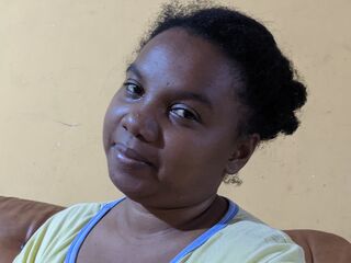 adult webcam chat MomoRazafy