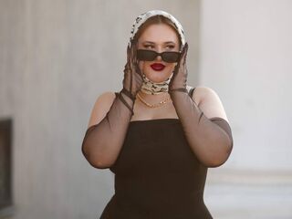 naughty cam girl fingering shaved pussy MonicaVivaldi