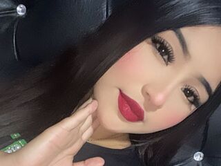 naked camgirl masturbating with vibrator NaharaGraces