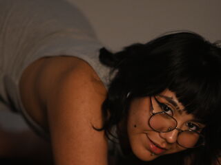 camgirl shaving pussy NoemieBlanche