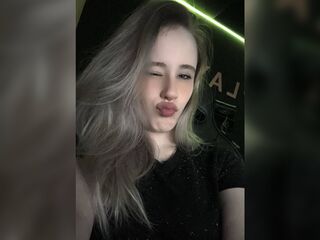 camgirl playing with sextoy QuennaHaviland