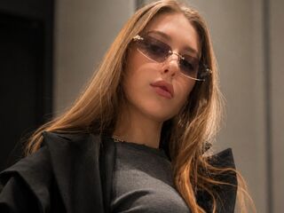 topless girl RosamondLaich