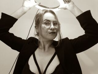 naked webcam girl photo ScarletHanistom