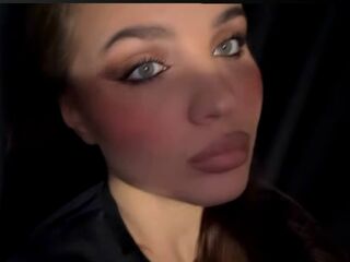 camwhore masturbating with vibrator SeemaRedhouse