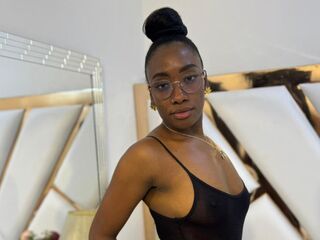 camwhore fingering pussy SelenaHadid