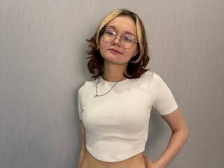 camwhore naked ShemikaDestro