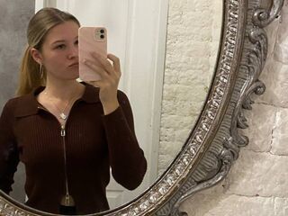 adult cam show SkyeDavis