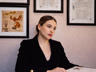 cam girl showing tits SofiaBetancurt