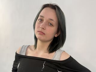 masturbating cam girl SoleneWinter