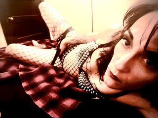 live webcam performer SunsetABlaze