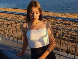 chatrubate cam girl SuziBarringer