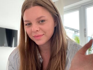 naked camgirl TeneshaQuinerly