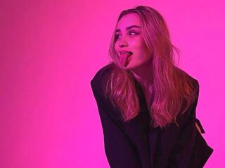 fingering cam girl video TobieMcgillis
