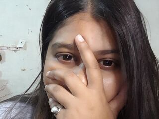 hot girl webcam video ZubiaKhan